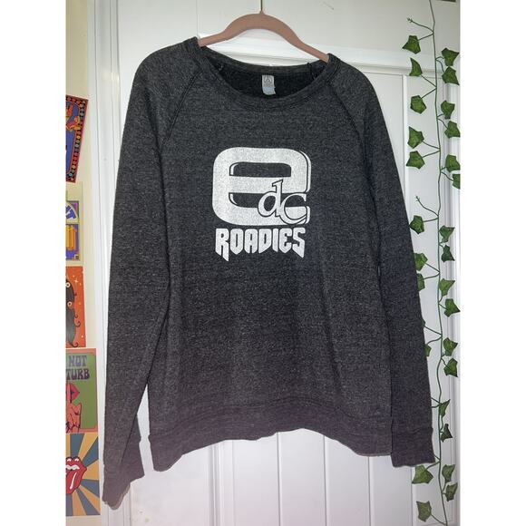 E DC roadies grey sweatshirt womens long sleeve staff sweater womens MEDIUM - Picture 1 of 3